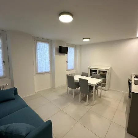 Apartment White Lakeside Colonno